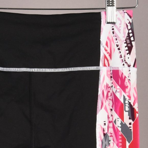 Victoria's Secret Sport VSX Women's Small Knockout Capri Leggings Pink Black Geo - Picture 3 of 4